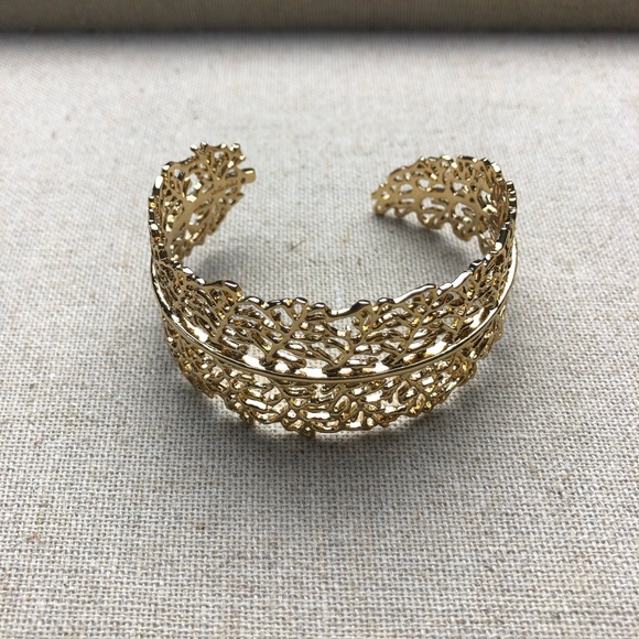 Stella & Dot Grace Cuff - Gold New in Box - Picture 2 of 7